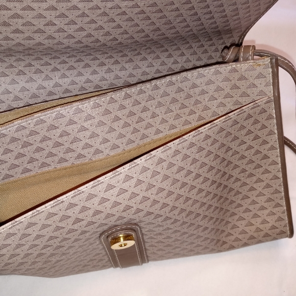 🎊HP!🎊VTG Liz Claiborne | Grey/Taupe Genuine Leather Envelope Shoulder Purse - Picture 5 of 15
